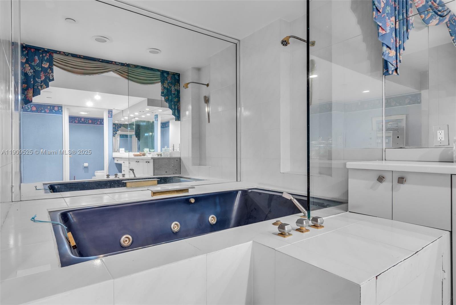 151 Crandon Blvd # 1226