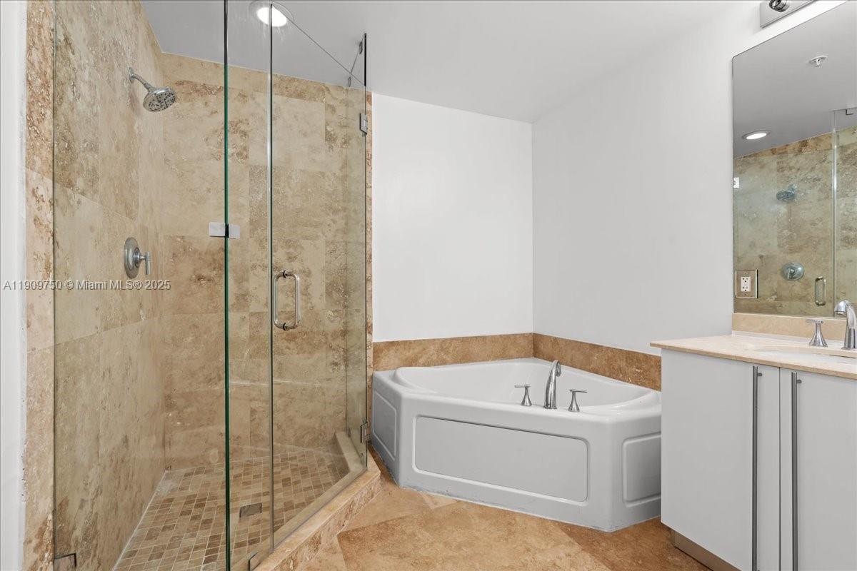 3030 NE 188 Street # 604