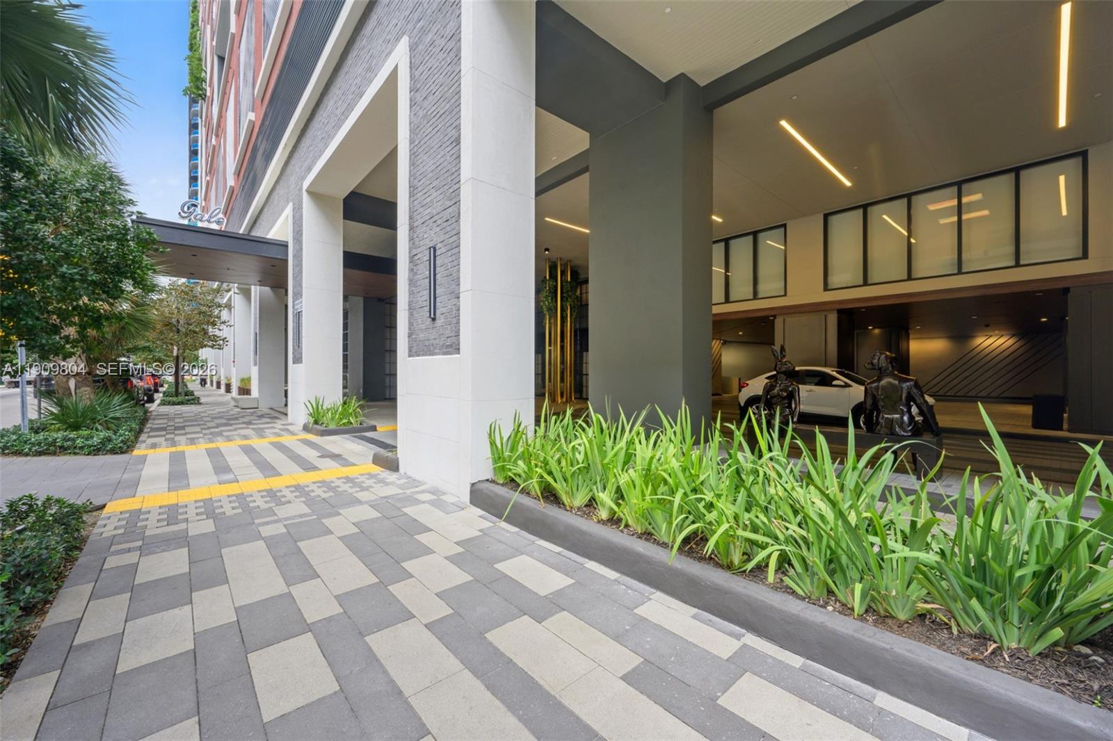 159 NE 6th St # 3706