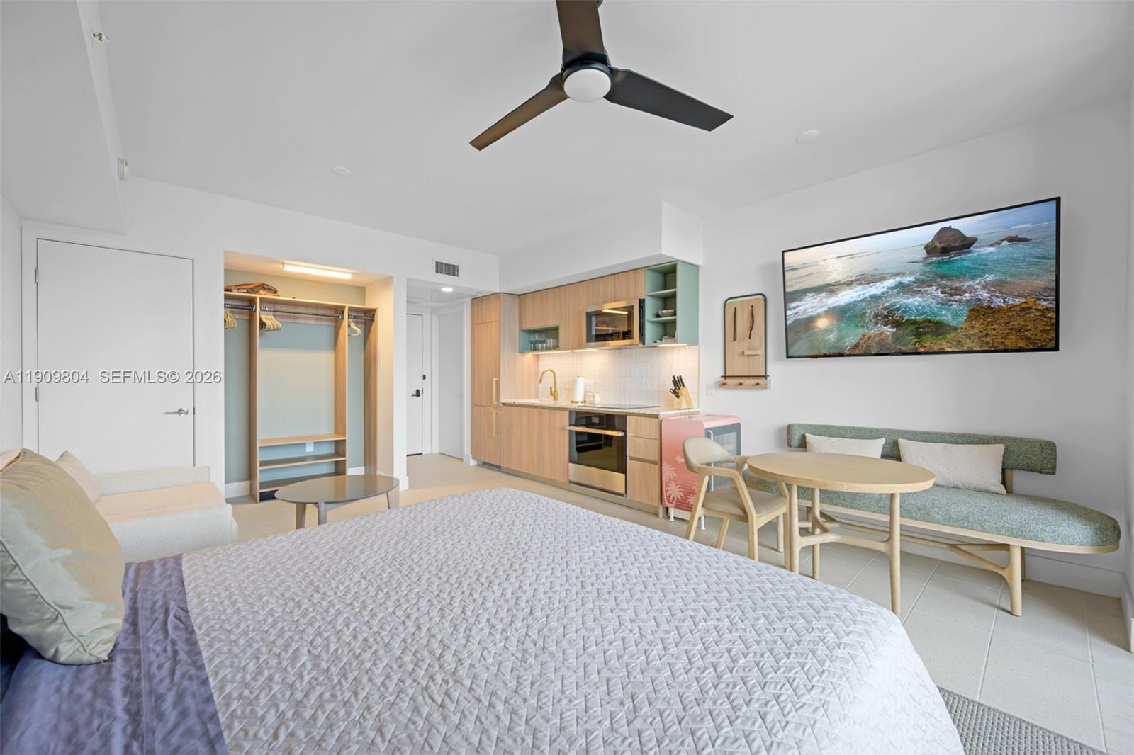 159 NE 6th St # 3706