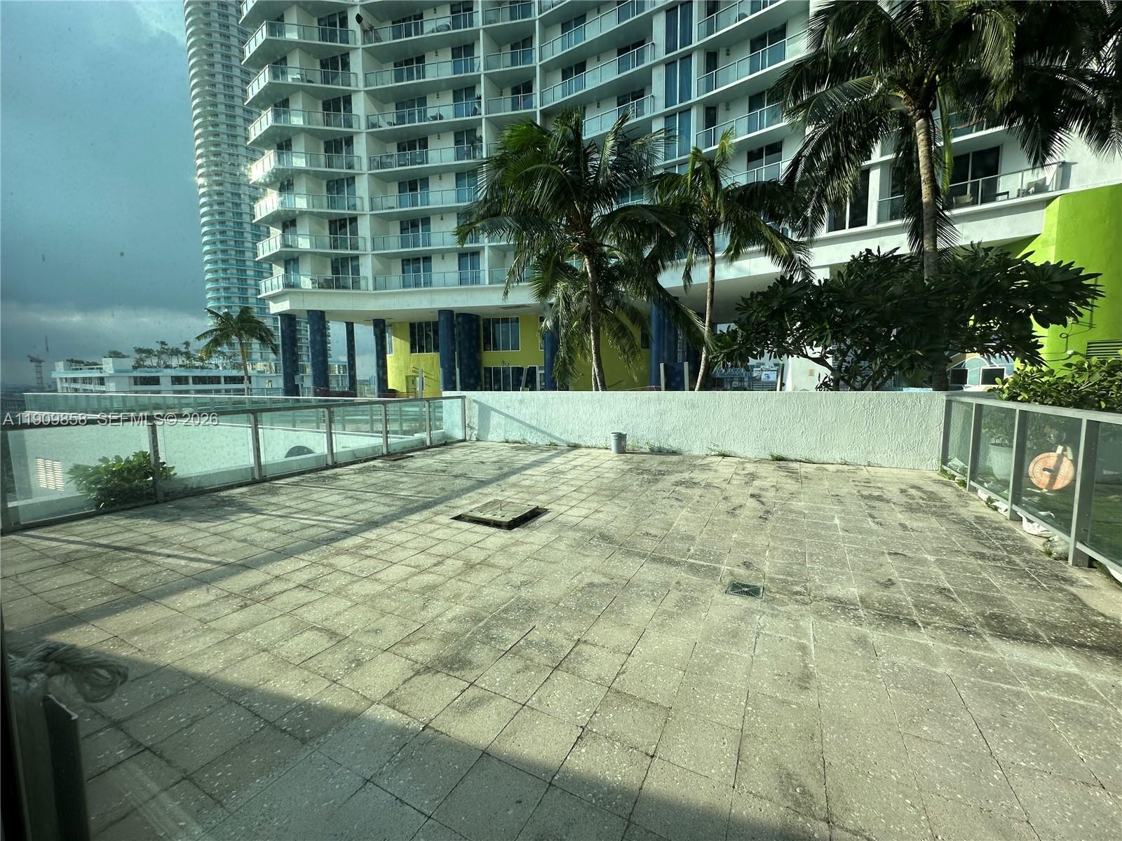 175 SW 7 ST # 1101 Unit: 1100-1101