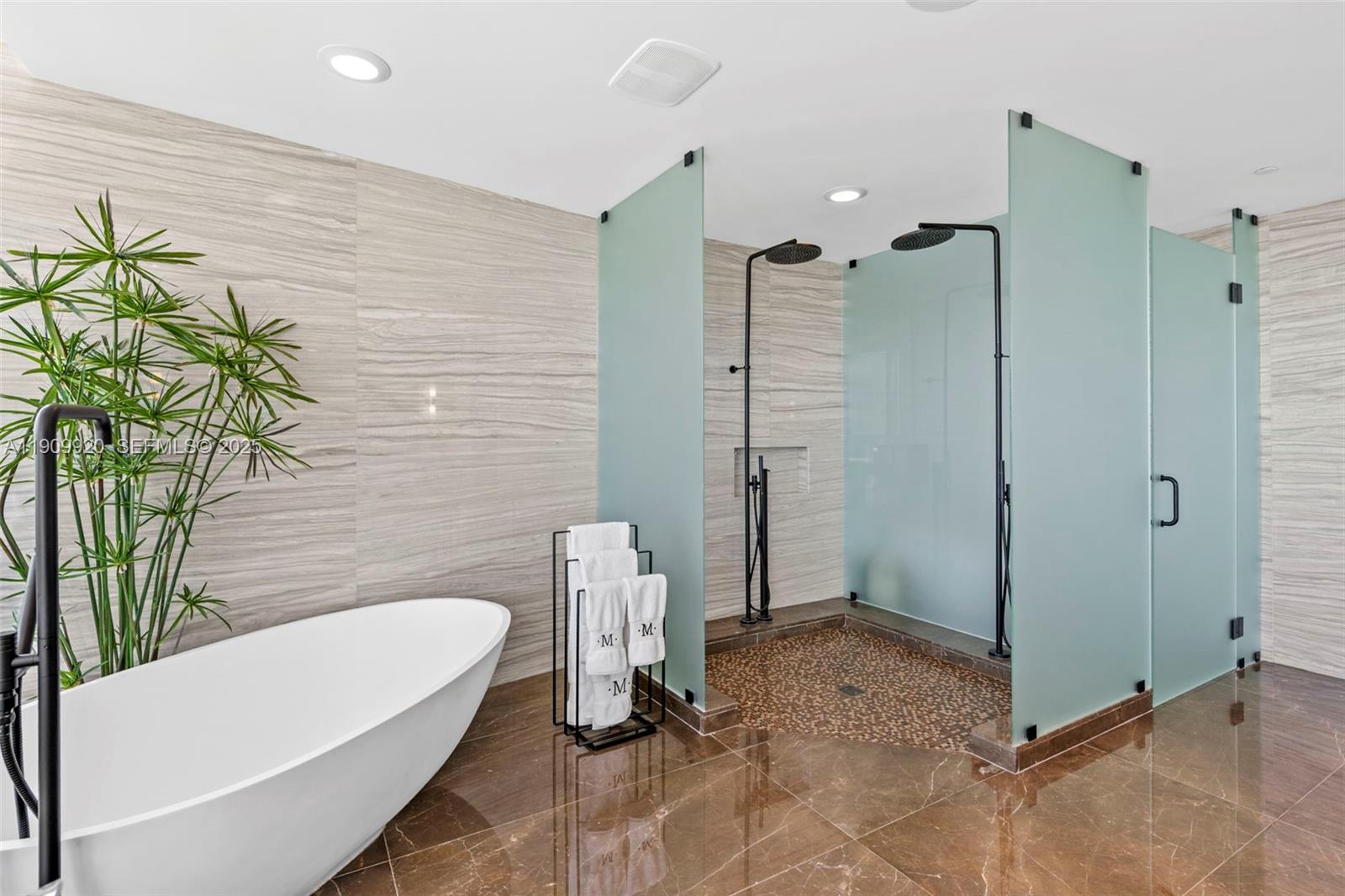 2200 N Ocean Blvd # N605