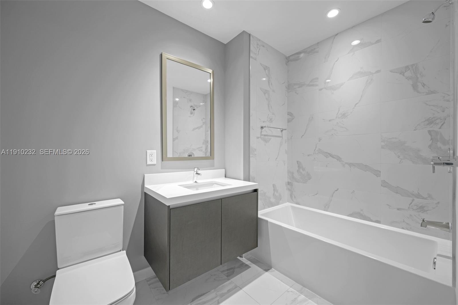 851 NE 1st Ave # 4204