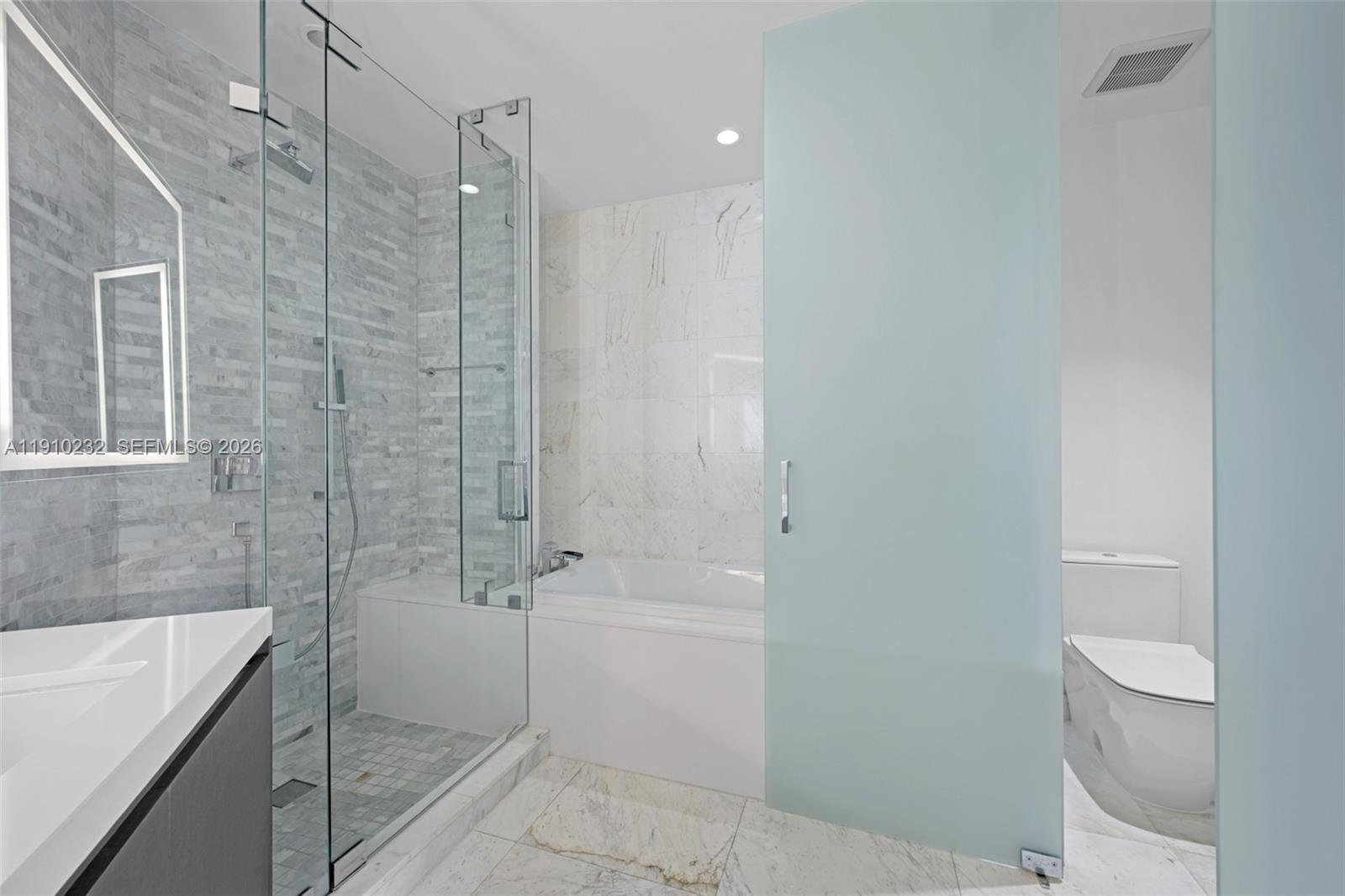 851 NE 1st Ave # 4204