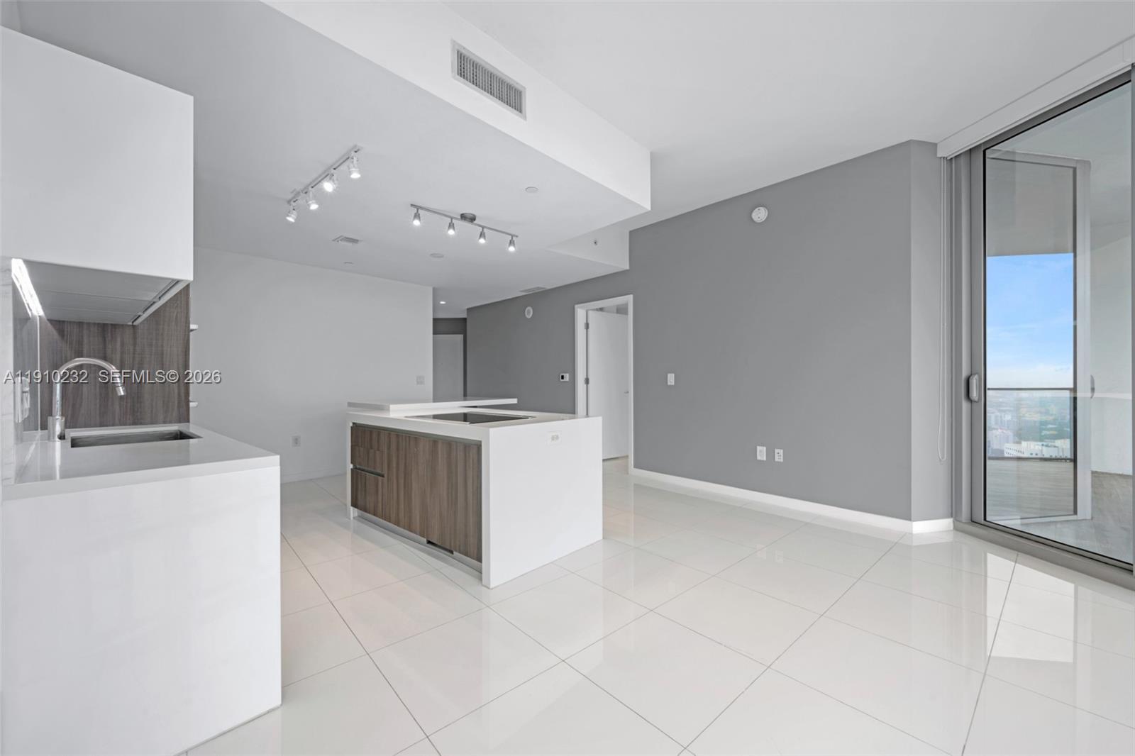 851 NE 1st Ave # 4204