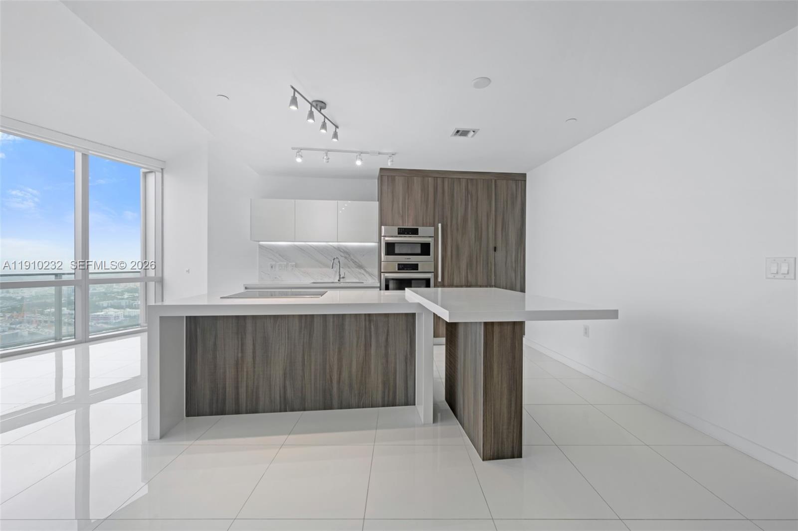 851 NE 1st Ave # 4204