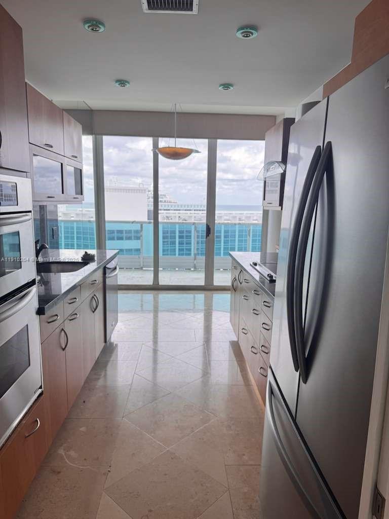5025 Collins Ave # 1602
