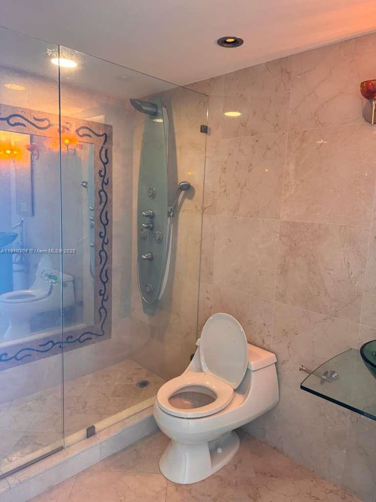 5025 Collins Ave # 1602