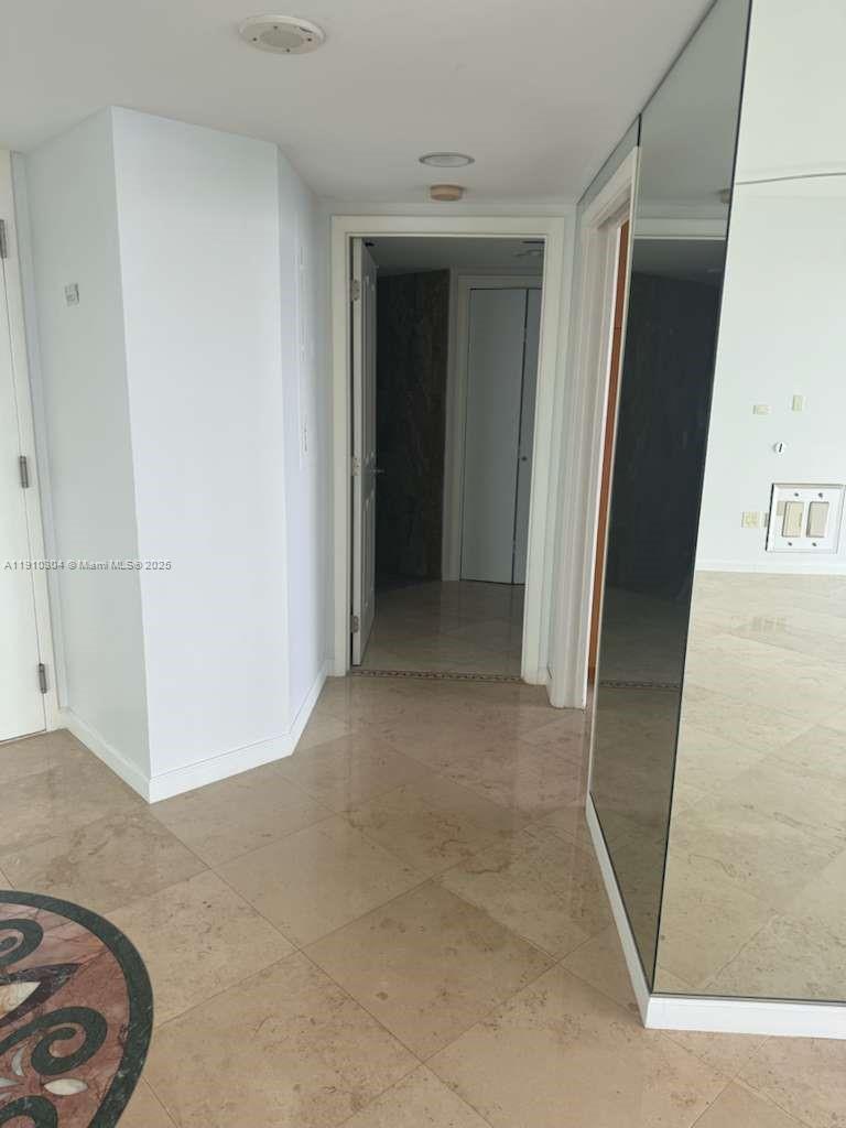 5025 Collins Ave # 1602