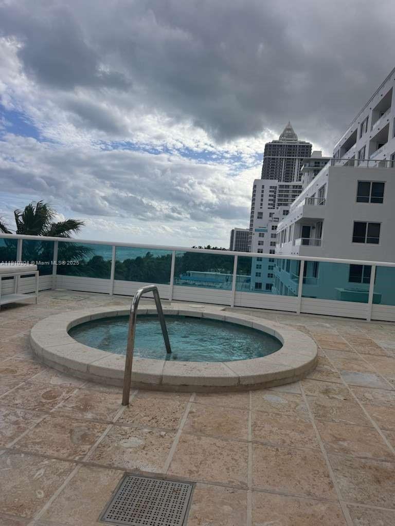 5025 Collins Ave # 1602