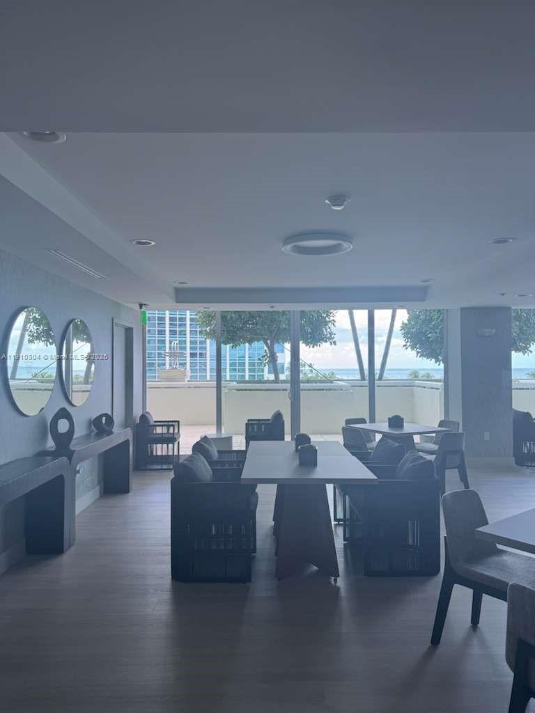 5025 Collins Ave # 1602