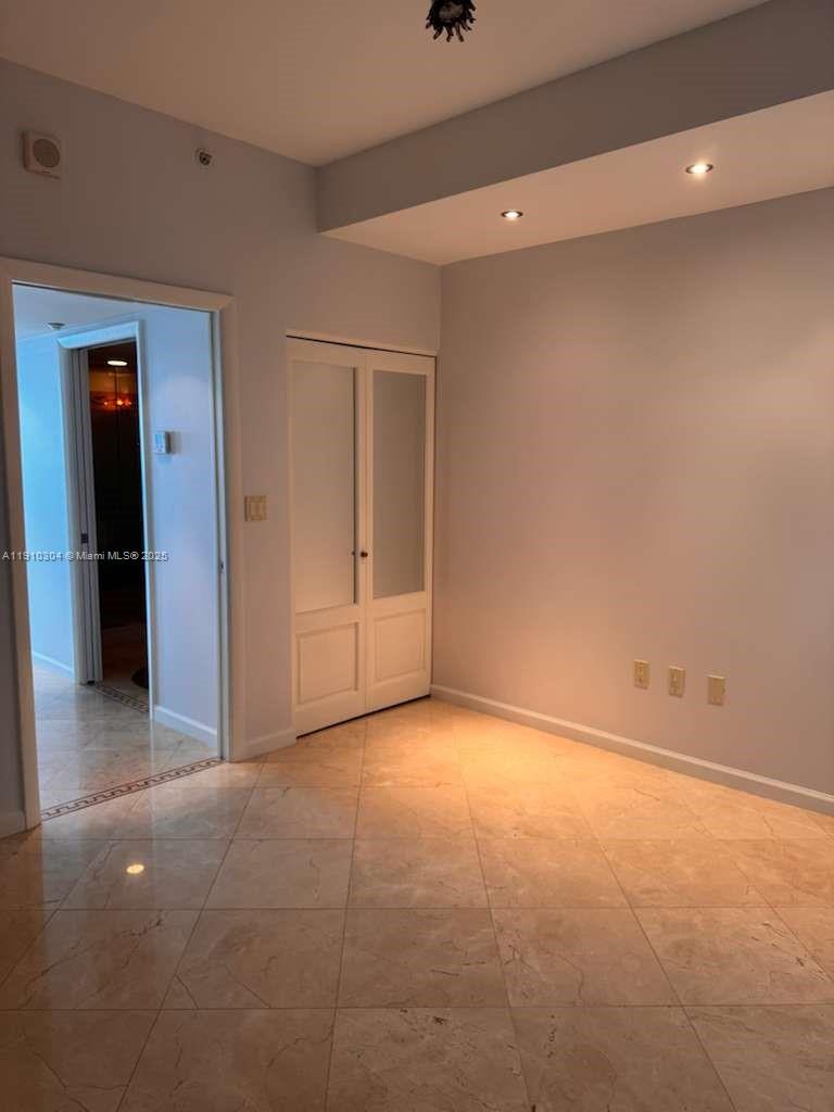 5025 Collins Ave # 1602