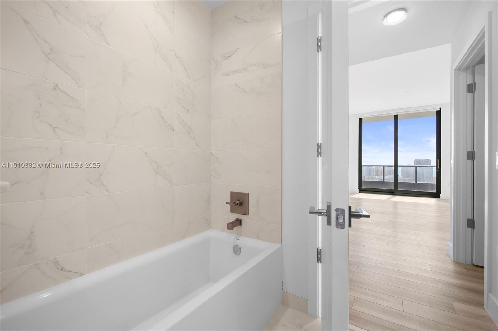 101 Diplomat Pkwy # 1706