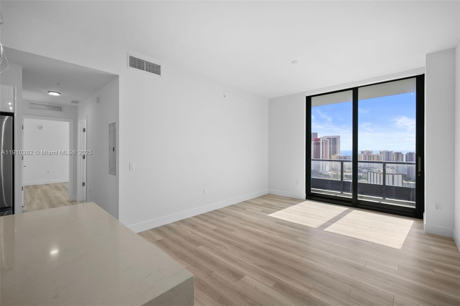 101 Diplomat Pkwy # 1706