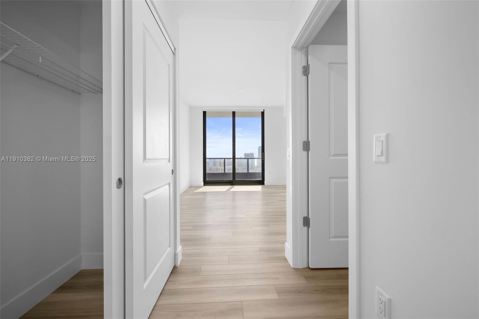 101 Diplomat Pkwy # 1706