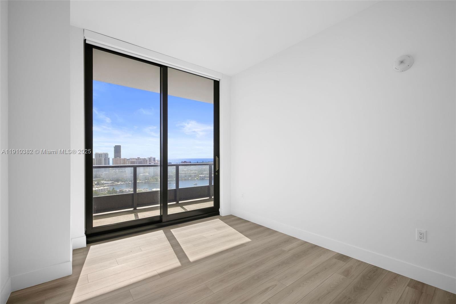 101 Diplomat Pkwy # 1706