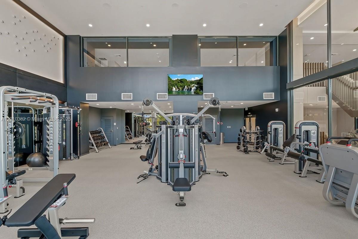 101 Diplomat Pkwy # 1706