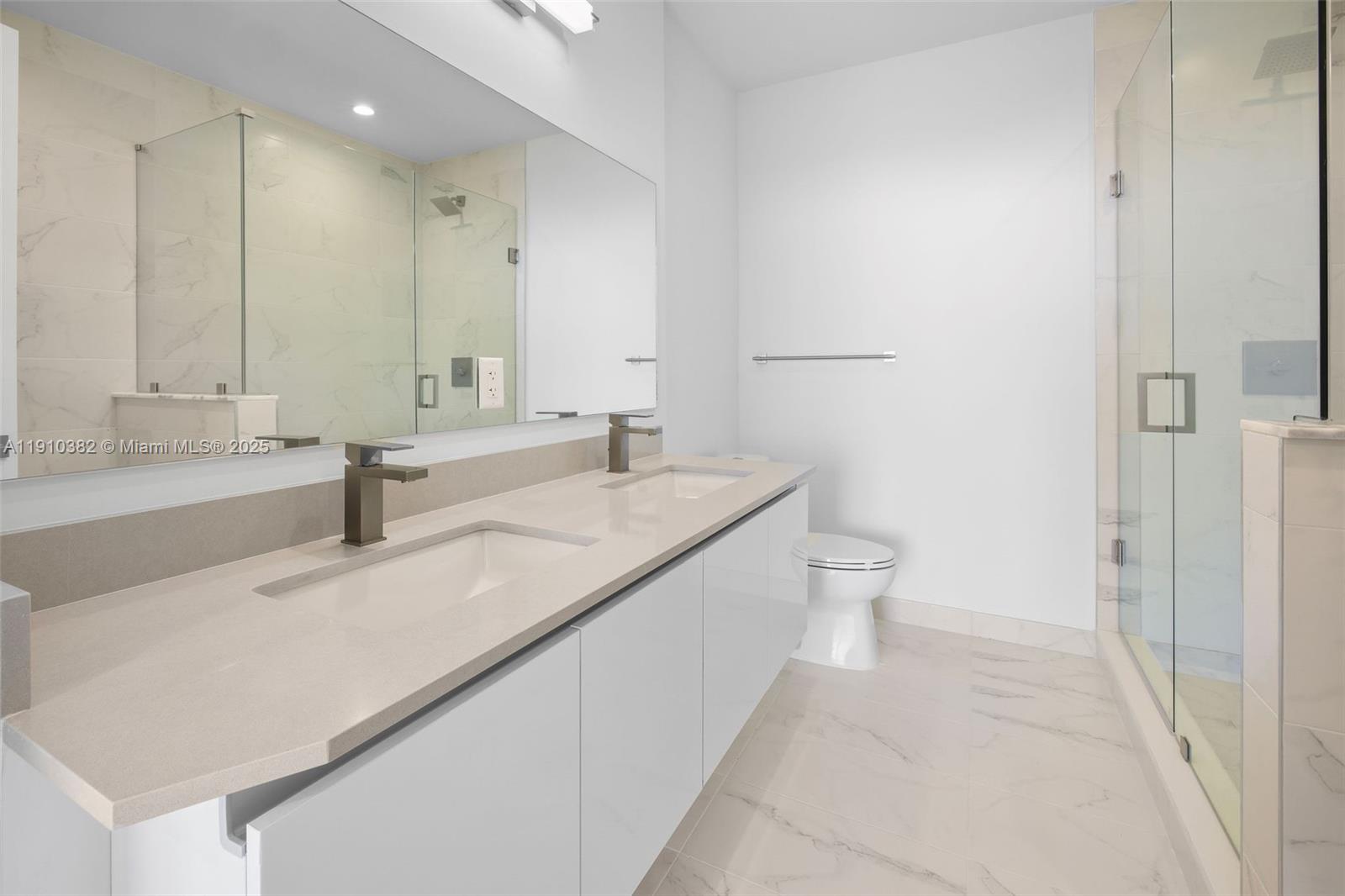 101 Diplomat Pkwy # 1706