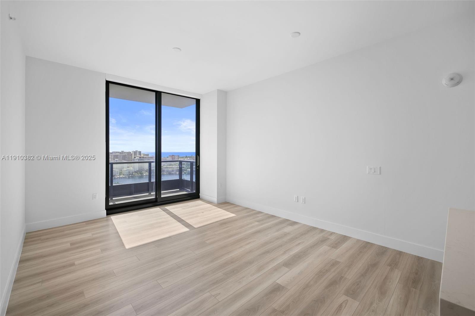 101 Diplomat Pkwy # 1706