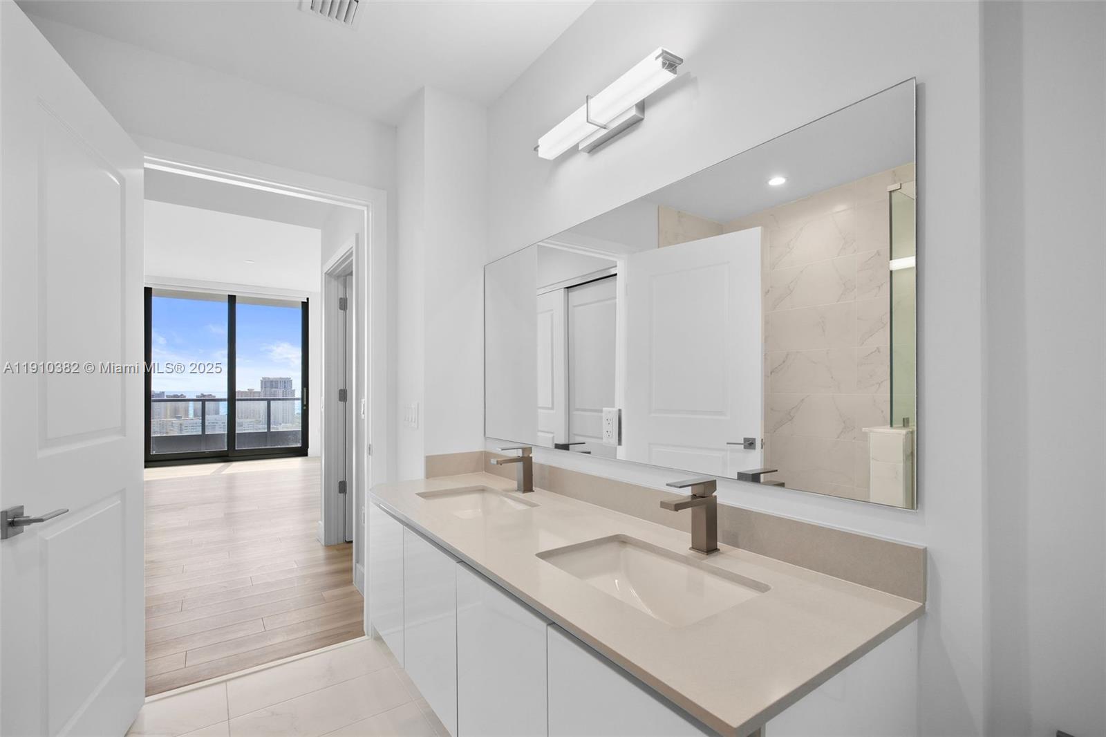 101 Diplomat Pkwy # 1706