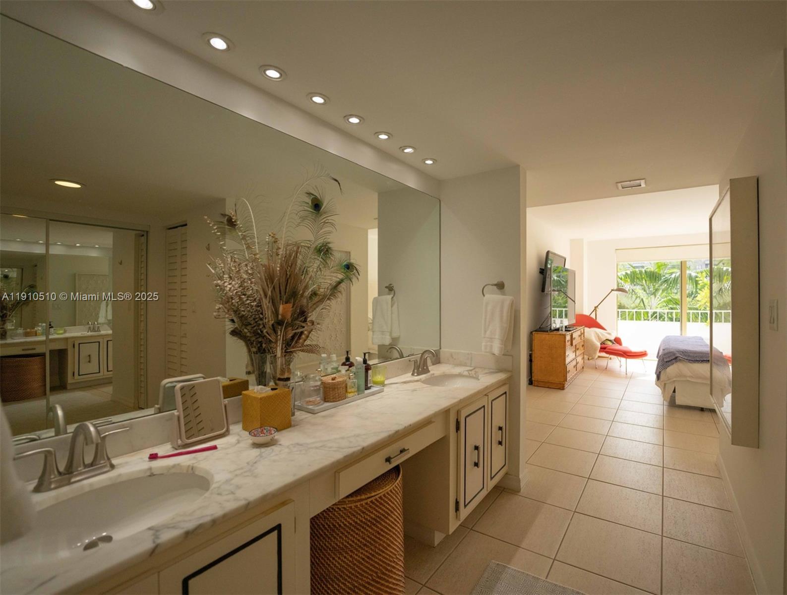 199 Ocean Lane Dr # 313