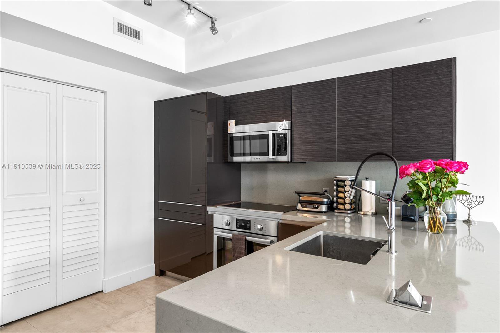 1080 Brickell Ave # 1502