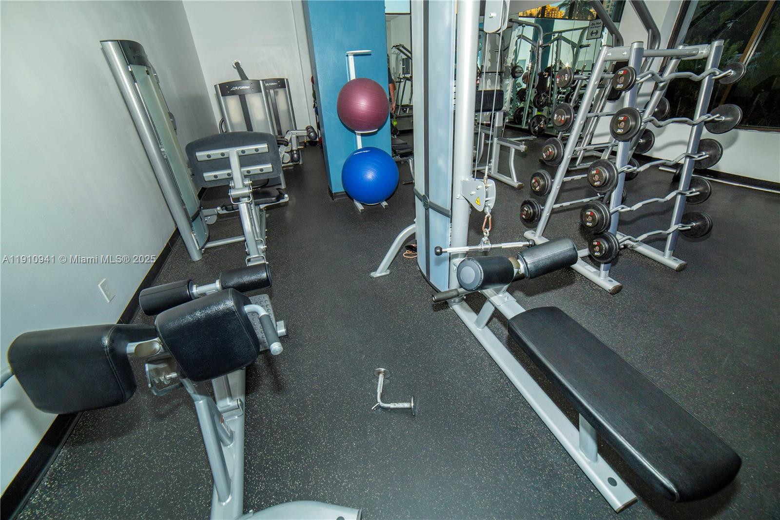 100 Bayview Dr # 325