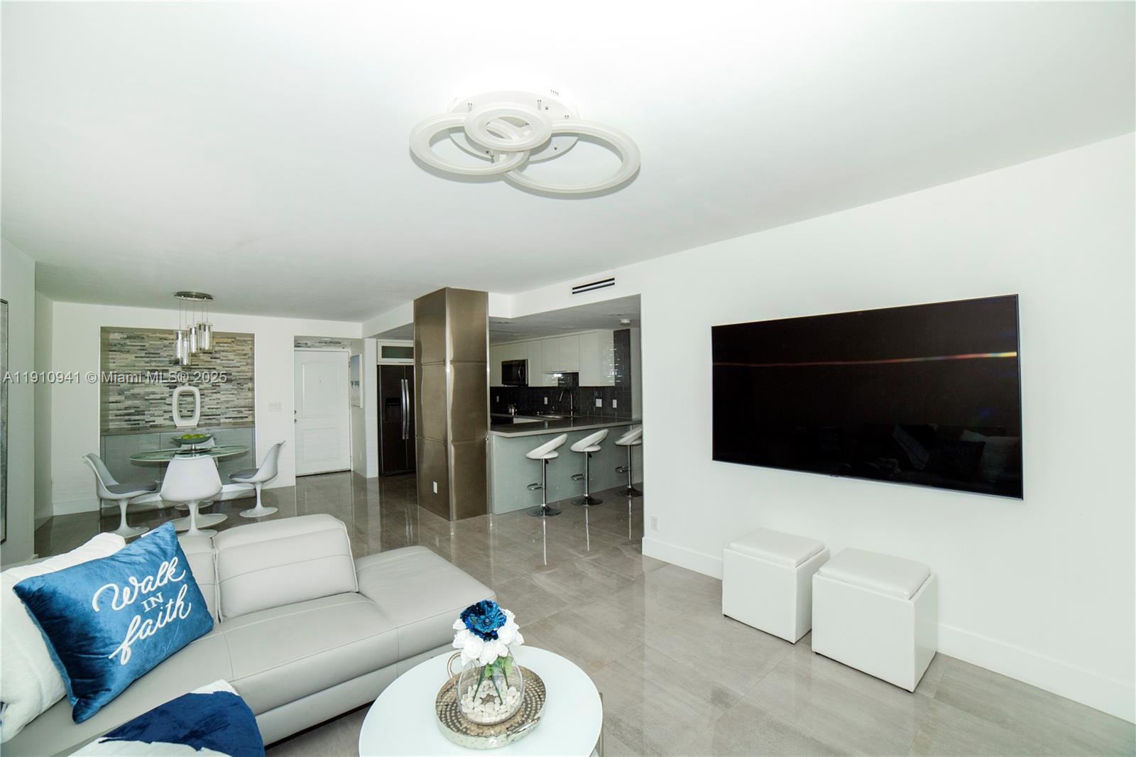 100 Bayview Dr # 325