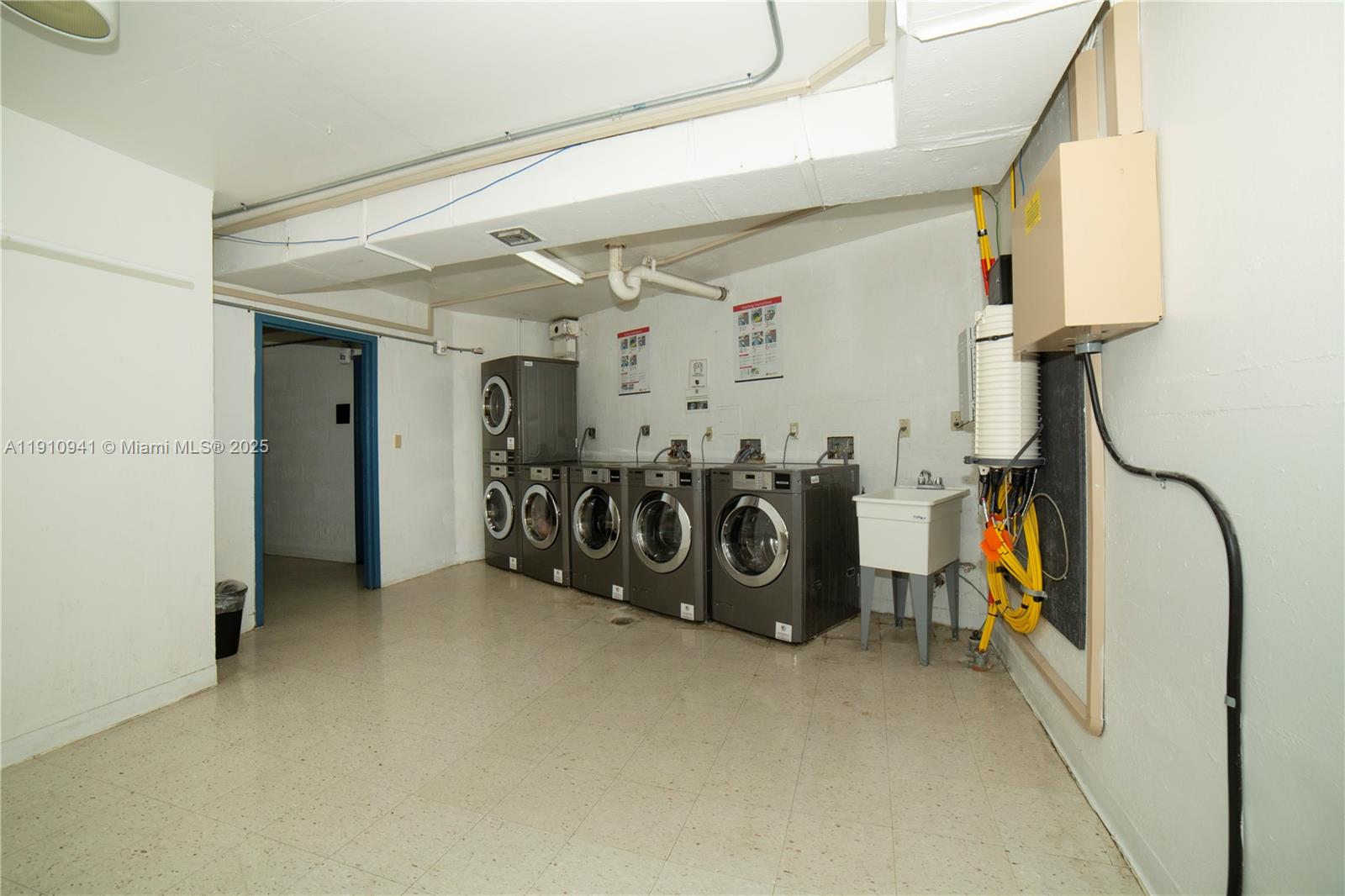 100 Bayview Dr # 325