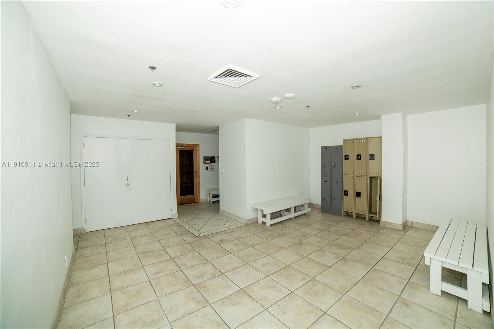 100 Bayview Dr # 325