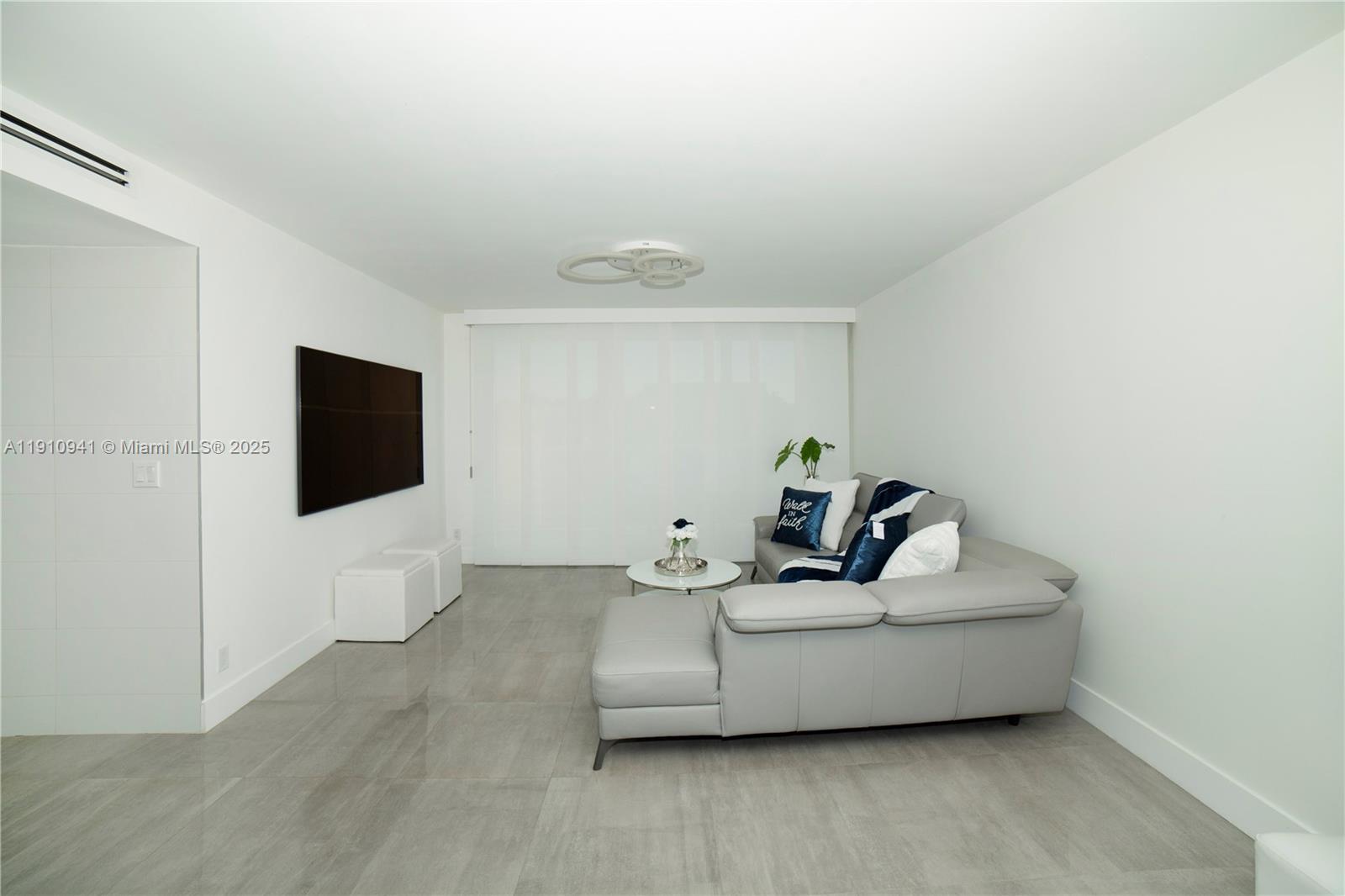 100 Bayview Dr # 325