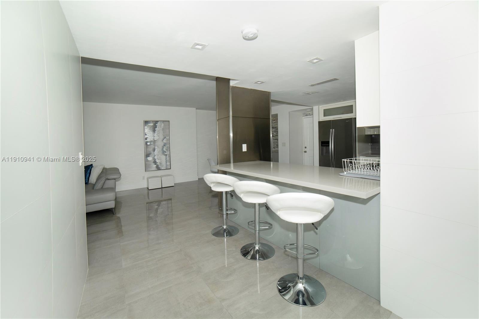 100 Bayview Dr # 325