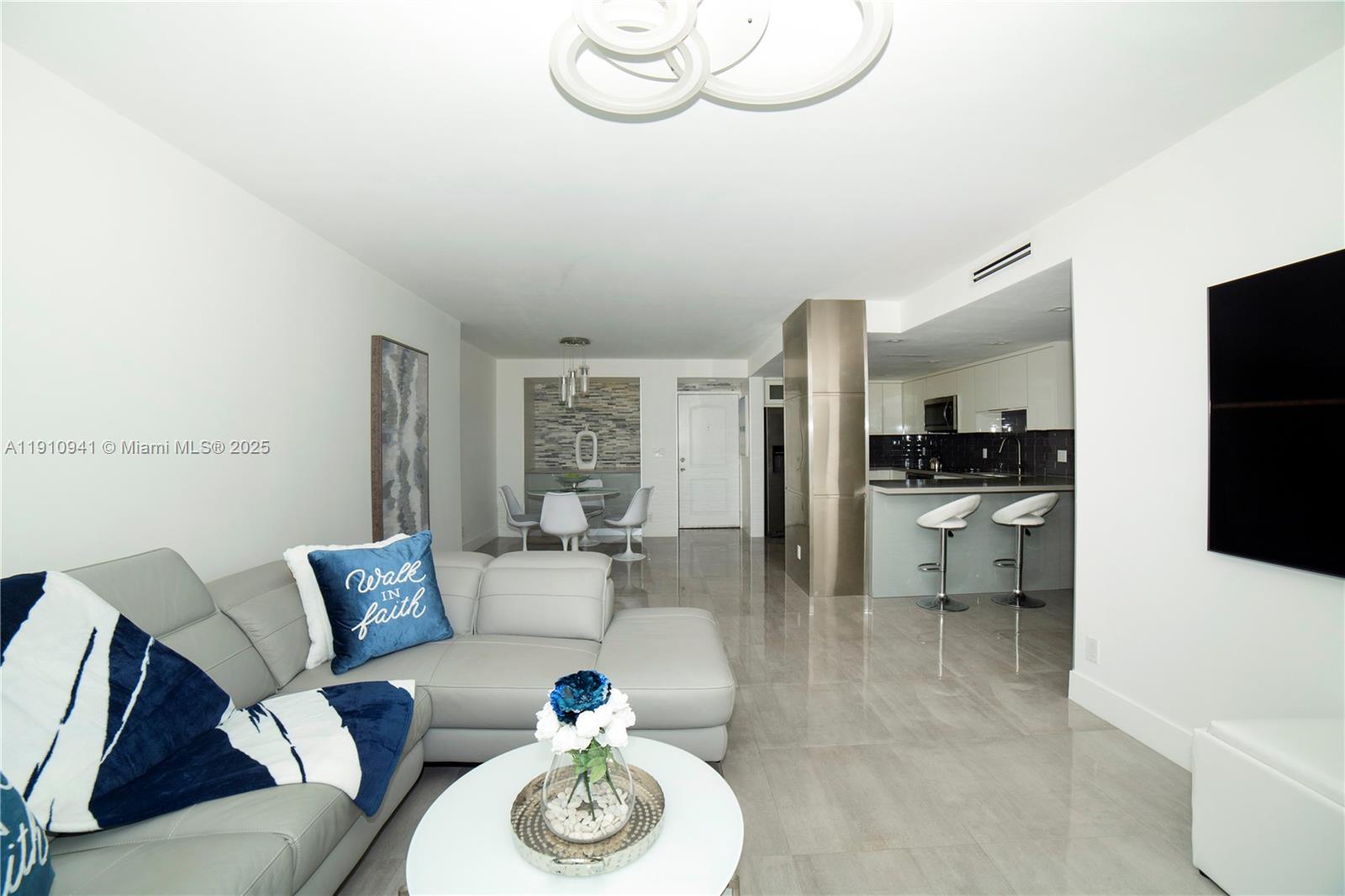 100 Bayview Dr # 325