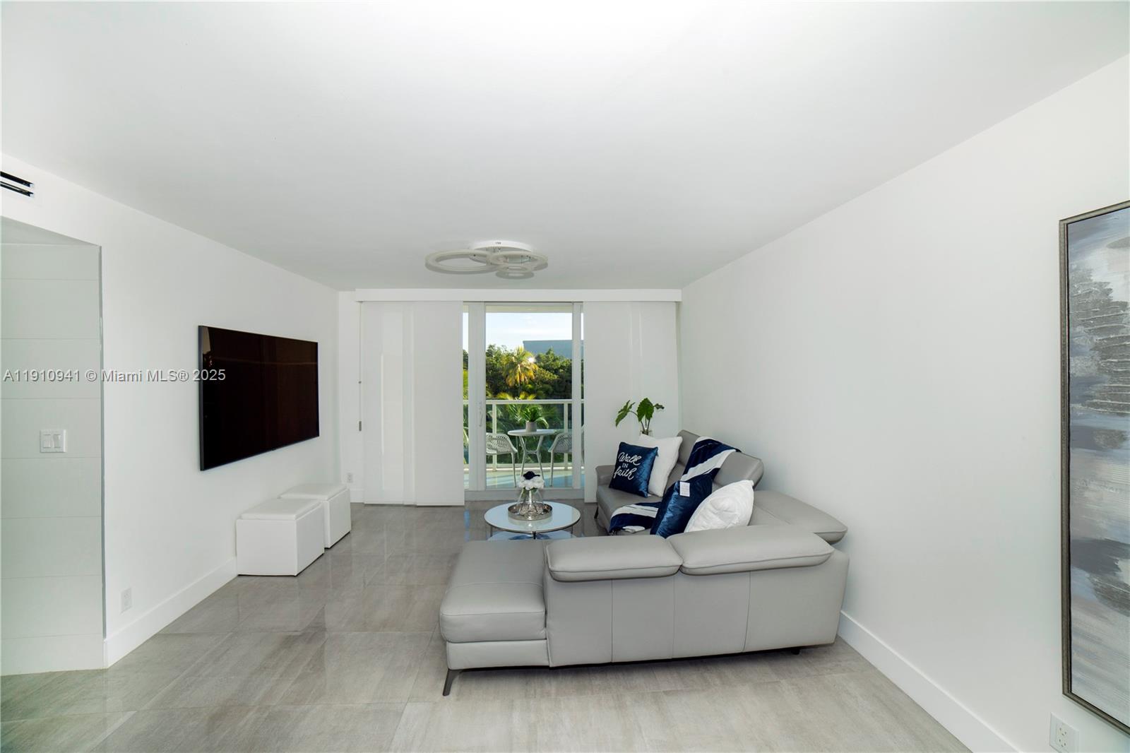 100 Bayview Dr # 325