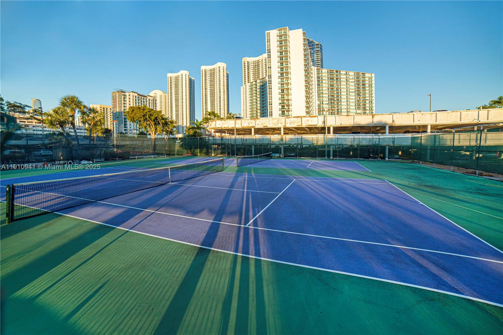 100 Bayview Dr # 325