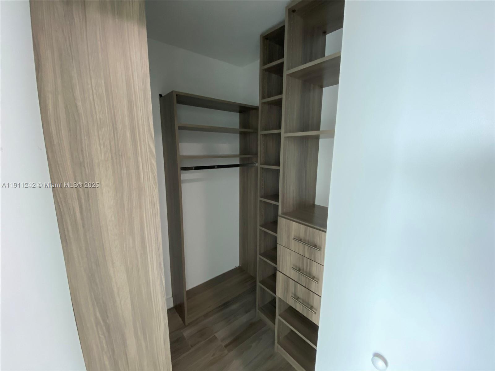 1300 S MIAMI AVE Unit: 3802