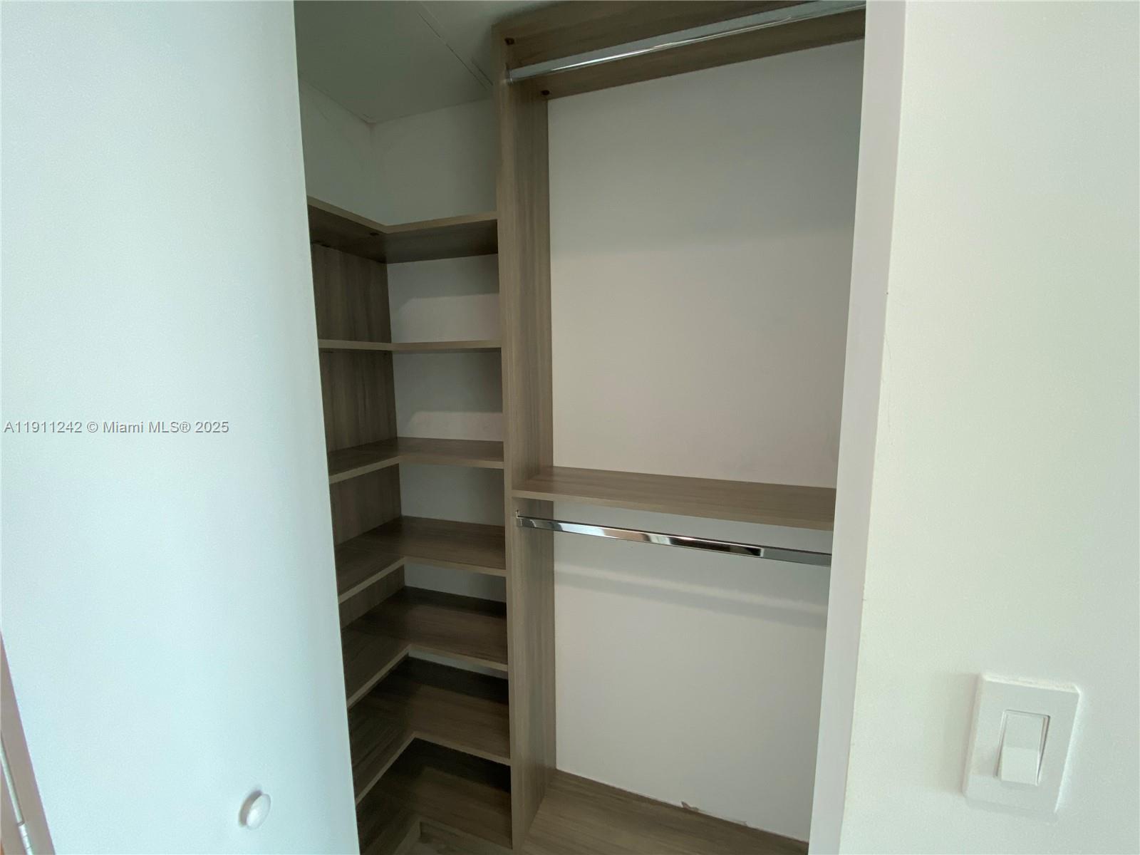 1300 S MIAMI AVE Unit: 3802