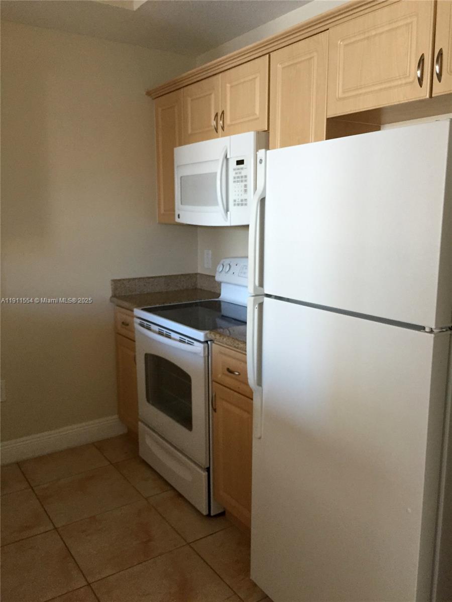 3590 Coral Way # 908