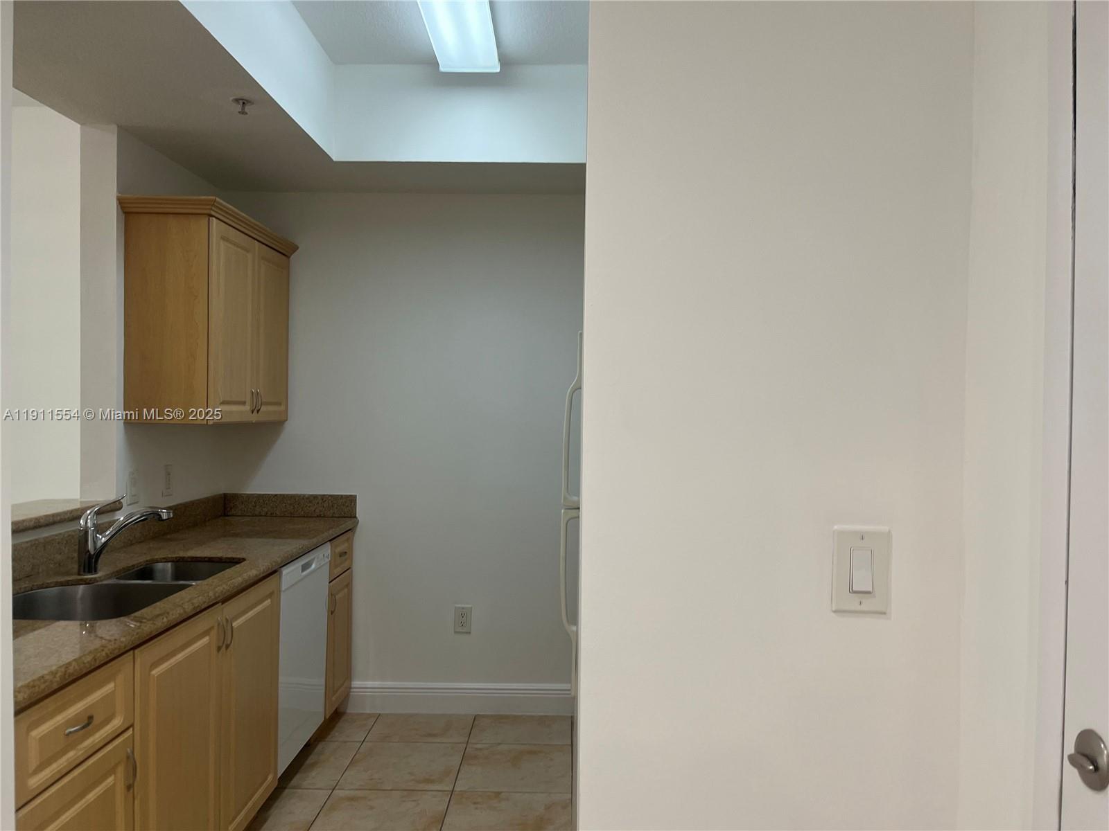 3590 Coral Way # 908