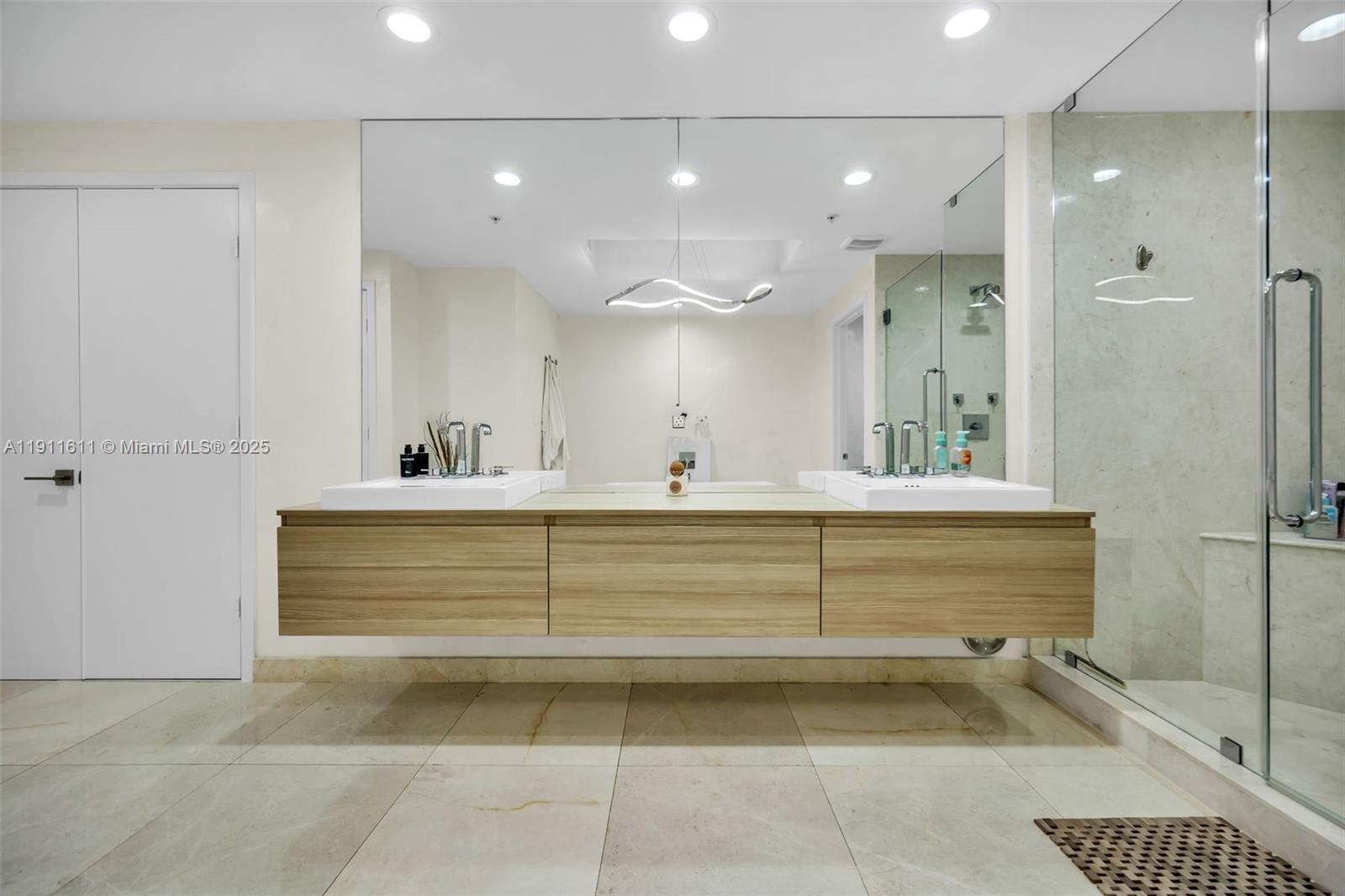 17301 Biscayne Blvd # 910