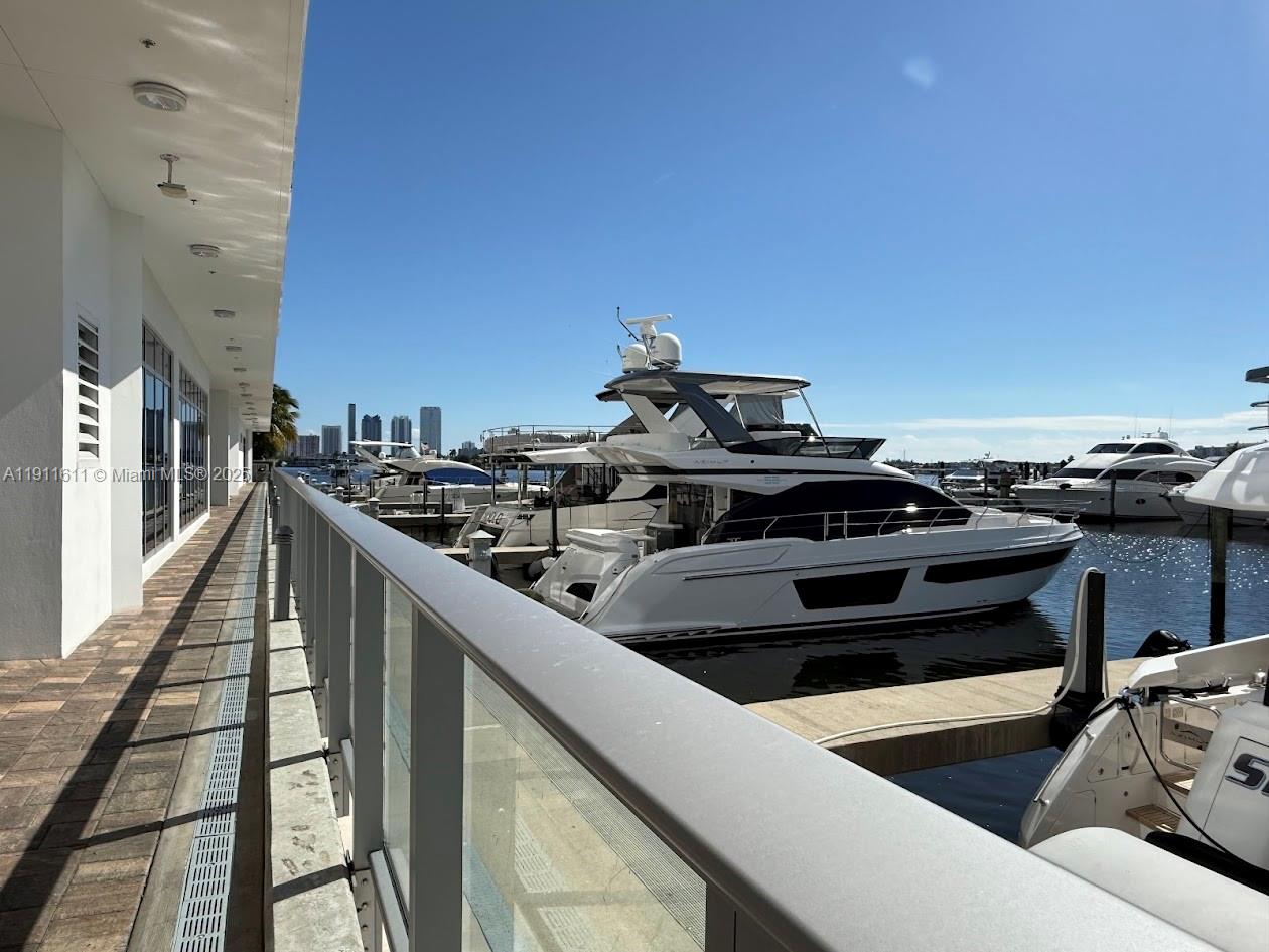 17301 Biscayne Blvd # 910