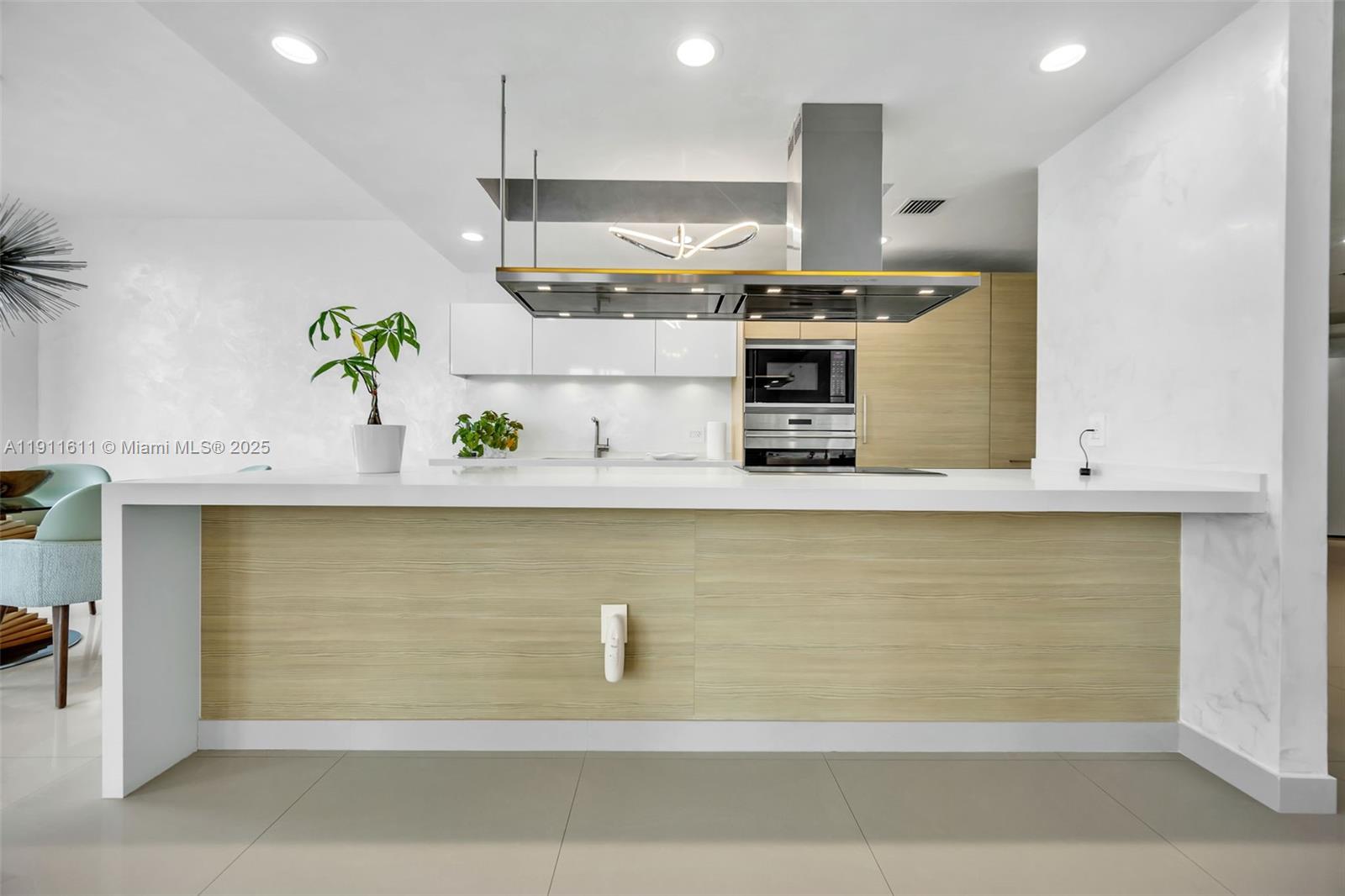 17301 Biscayne Blvd # 910