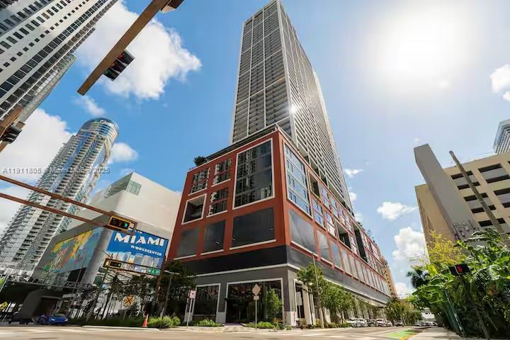 601 NE 1 Ave # 4912 Unit: PH-4912