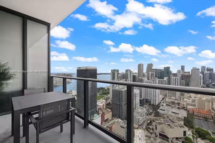 601 NE 1 Ave # 4912 Unit: PH-4912