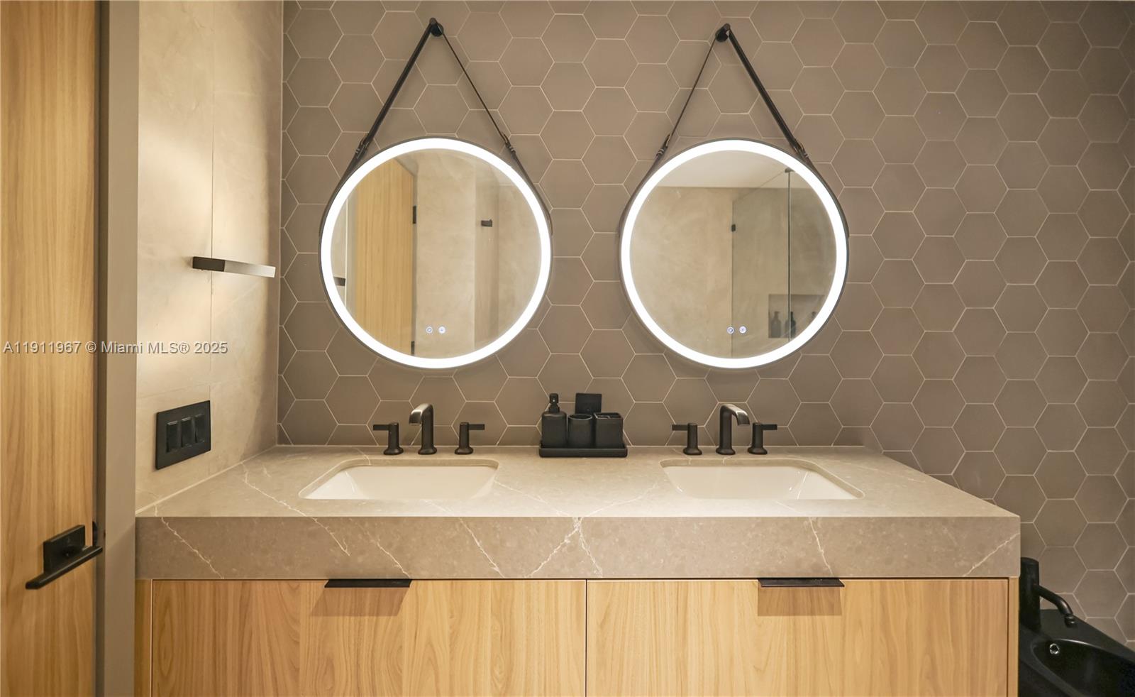 17375 Collins Ave # 2701