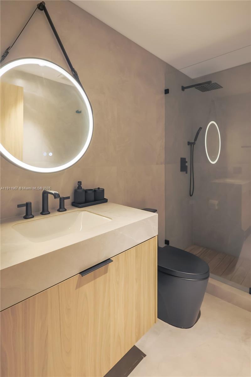 17375 Collins Ave # 2701