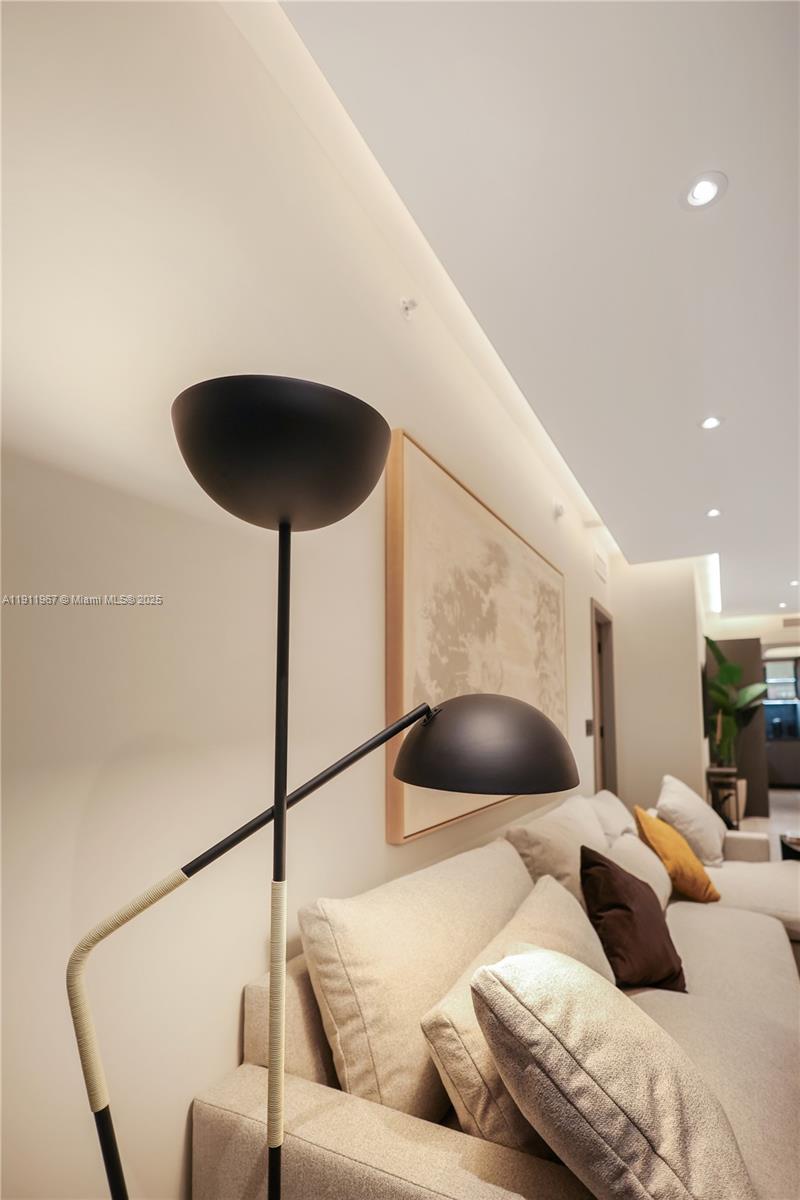 17375 Collins Ave # 2701