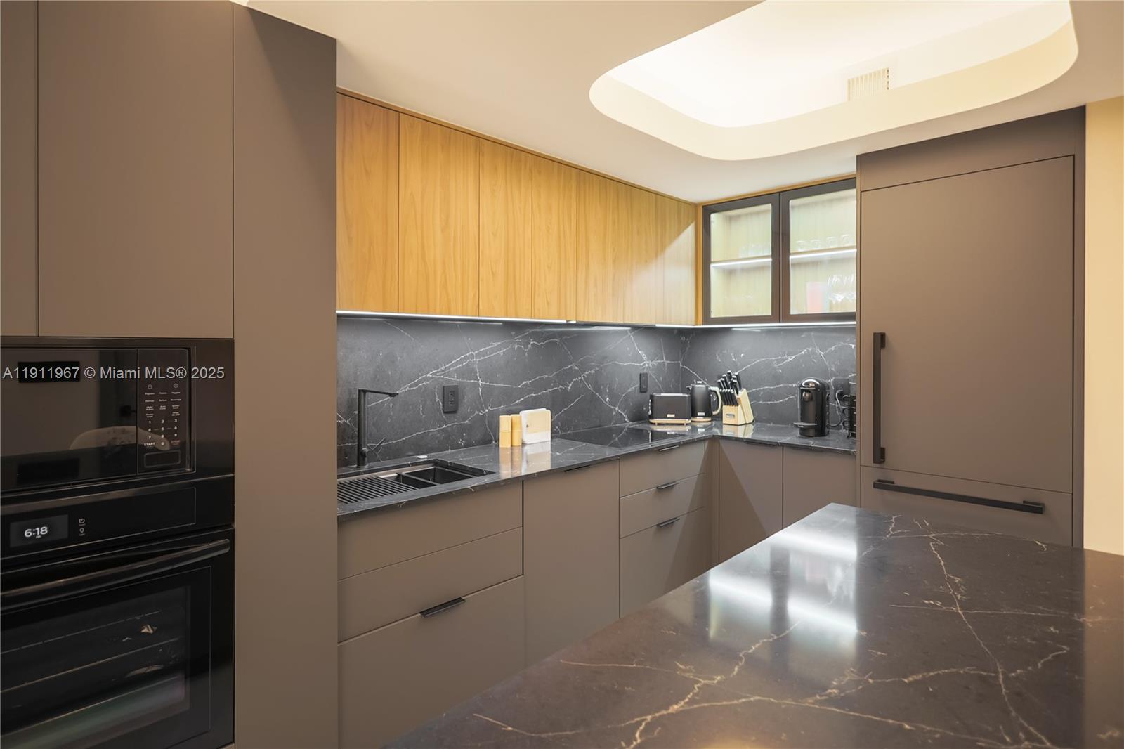 17375 Collins Ave # 2701