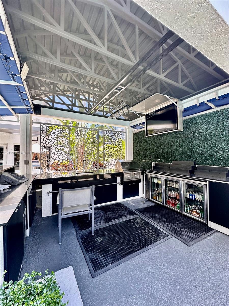 185 SE 14th Ter # 2911