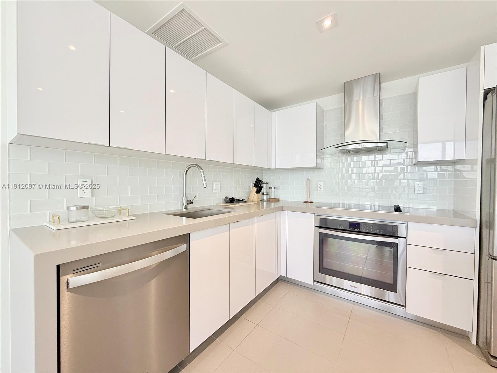 1600 NE 1st Ave # 3210